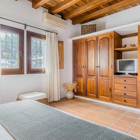 Atzi Ii Villa *